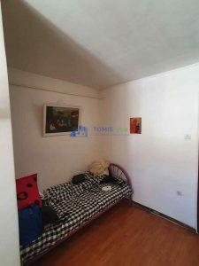 camera 2 in garsoniera de vanzare energia constanta