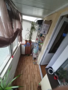 apartament cu 2 camere cu balcon de inchiriat